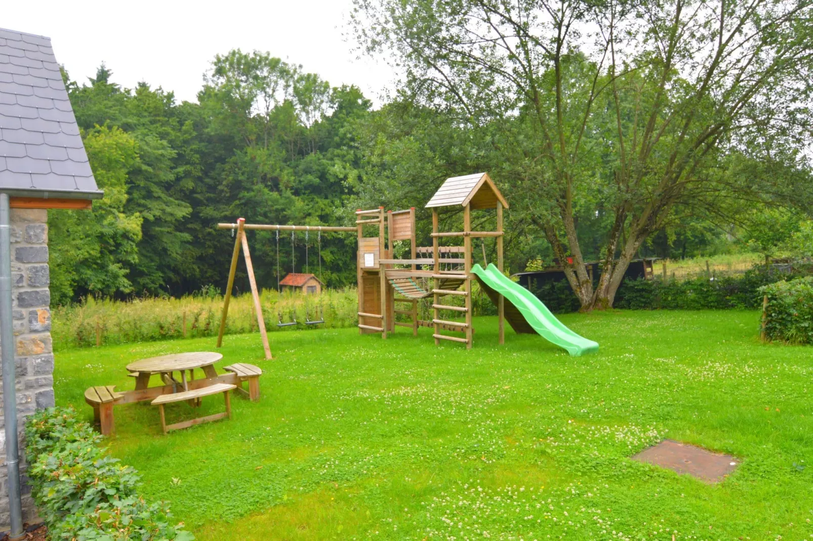 En Face du Château-Gardens summer
