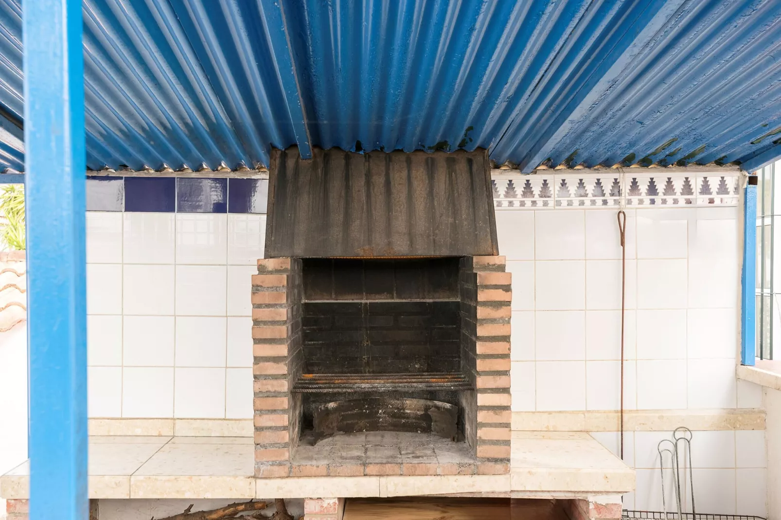 El Coto-Facilities