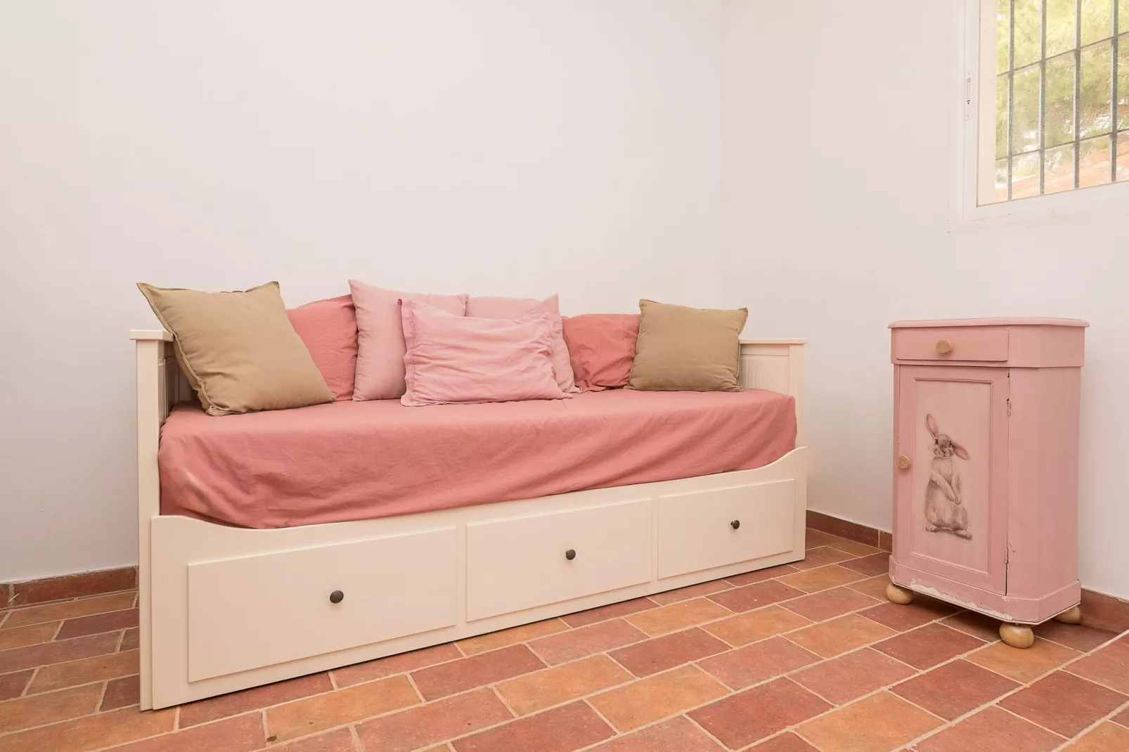 El Coto-Living room