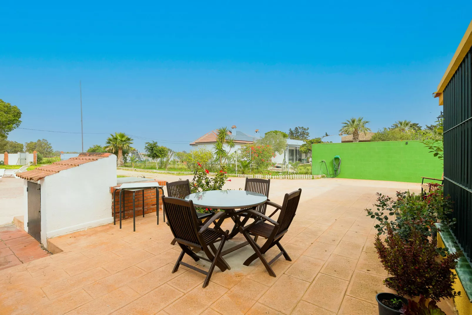 El Coto-Terrace balcony