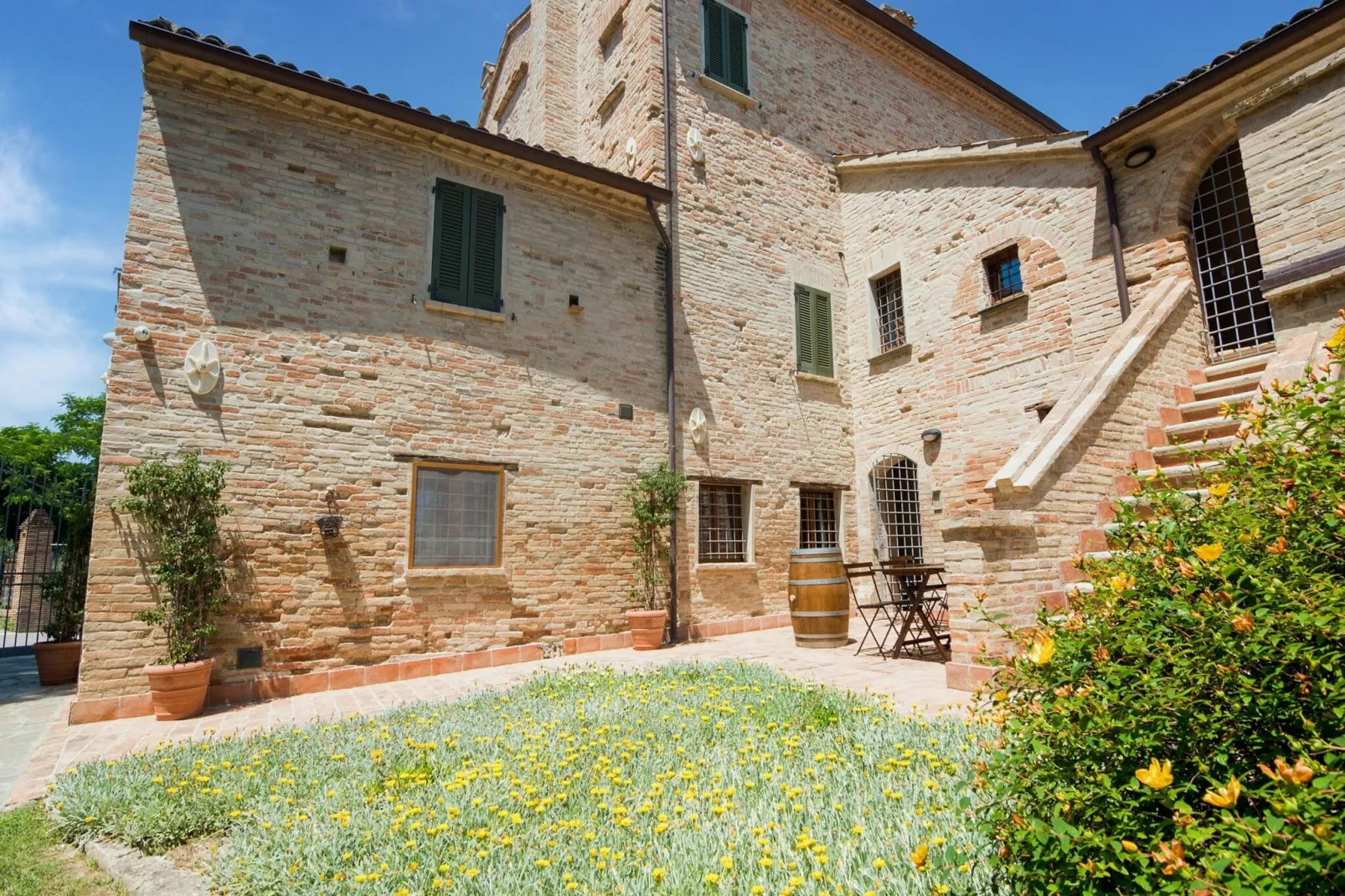 Ortensia&Tulipano-Exterior summer