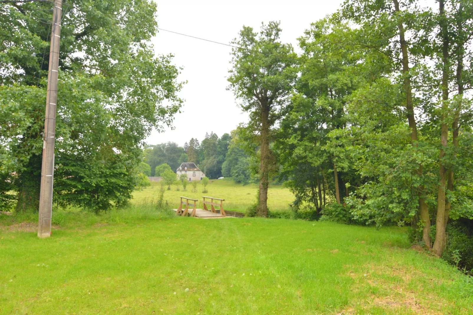 Le Vieux Tilleul du Château-Areas summer 5km