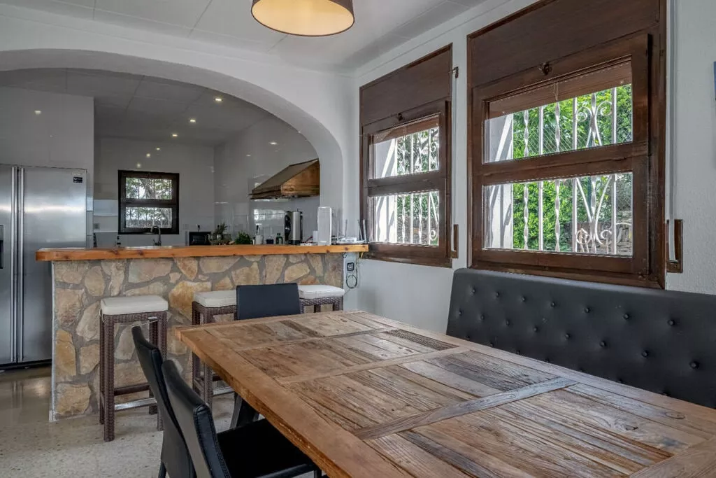 490165-Kitchen