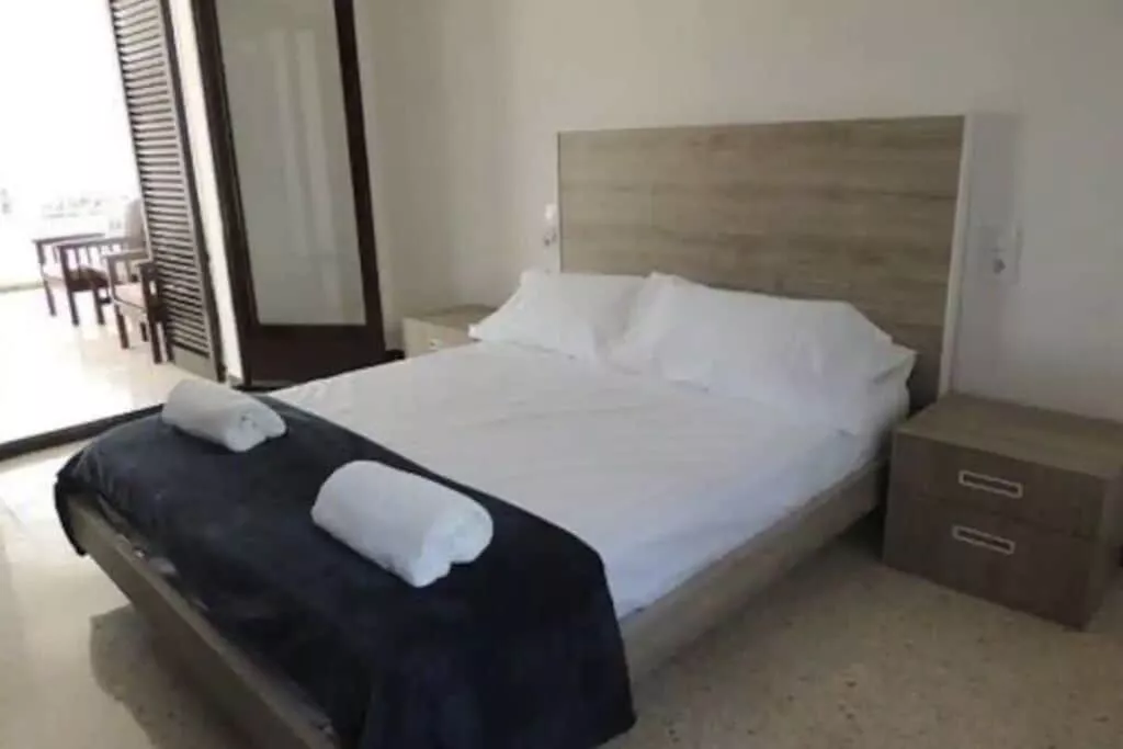 490165-Bedroom