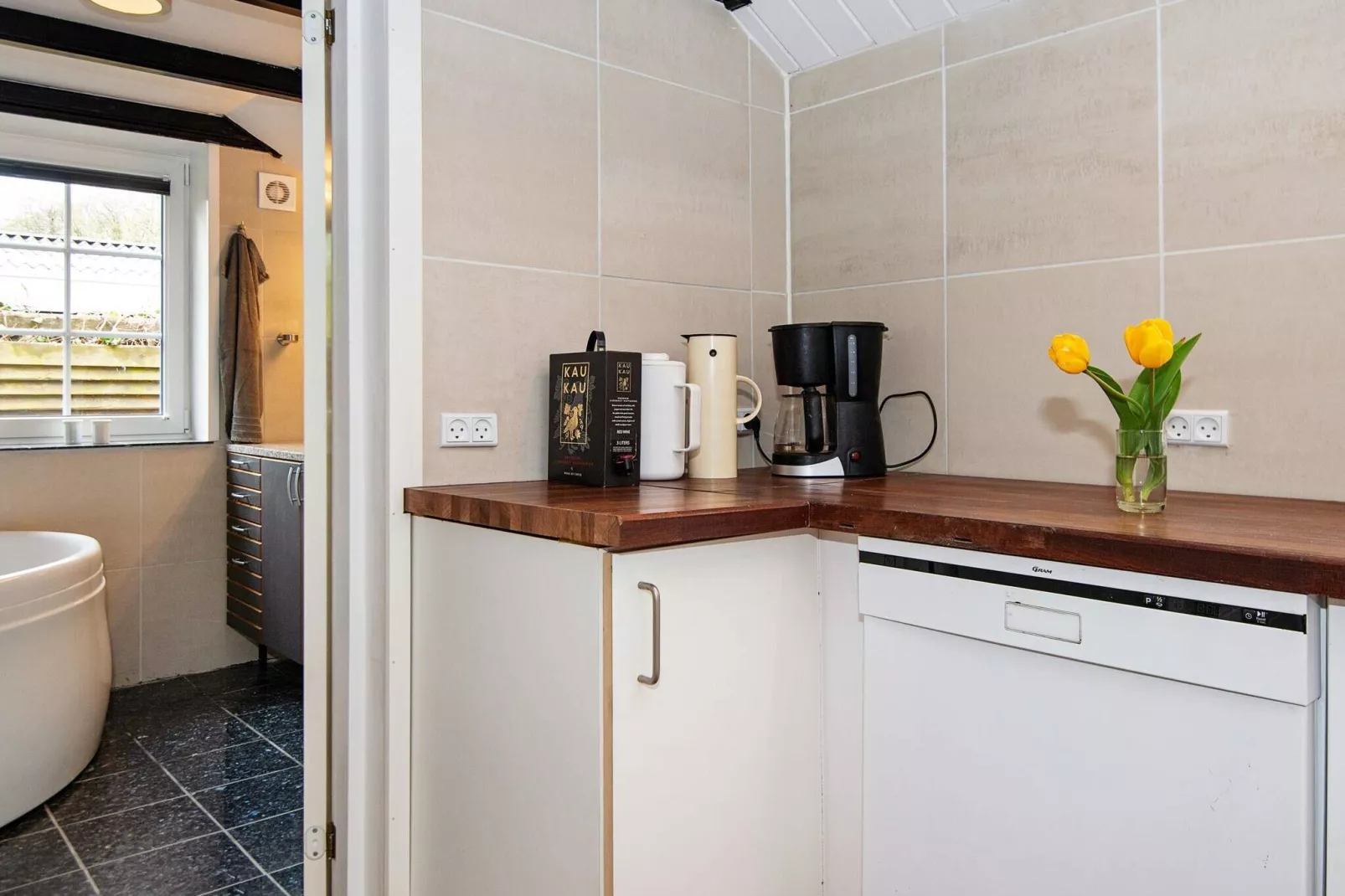 Enchanting Cottage with Whirlpool-By Traum-Indoor