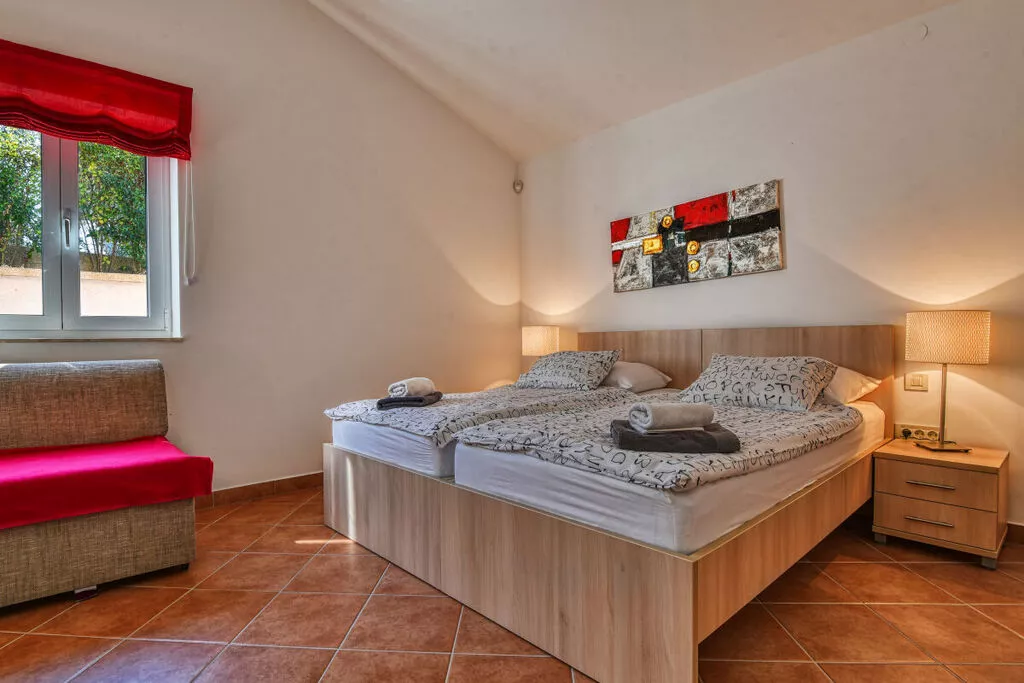103912-Bedroom