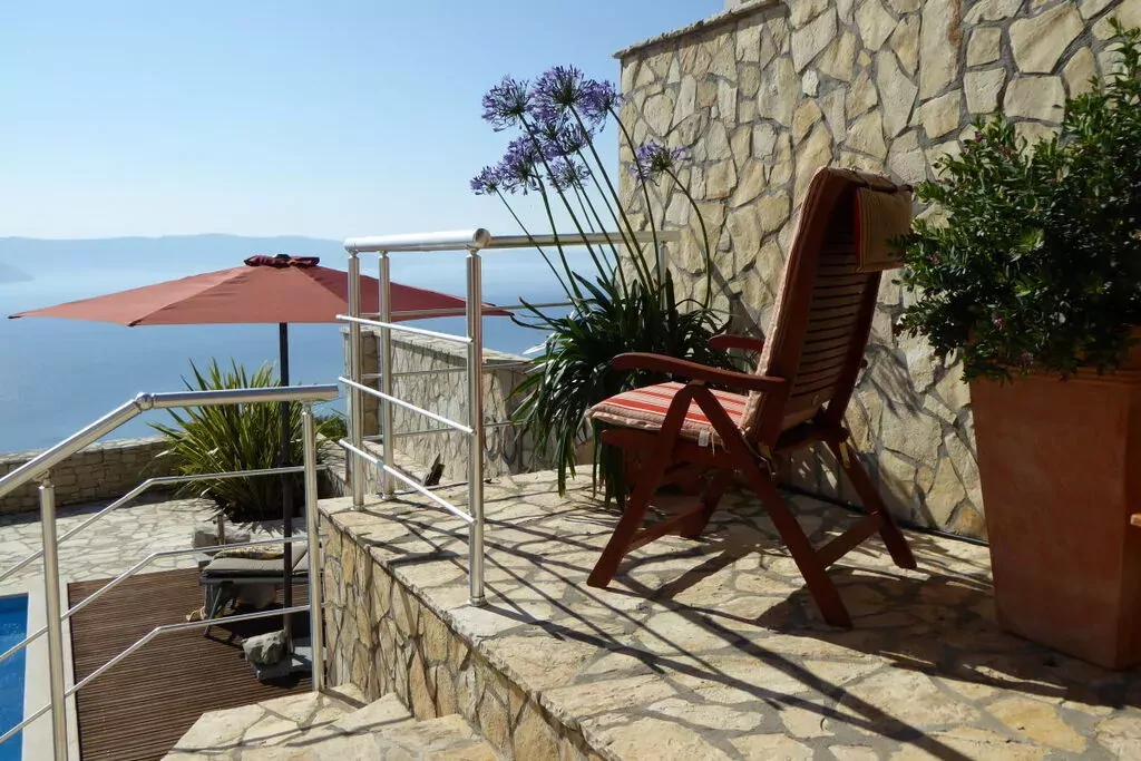 137666-Terrace balcony