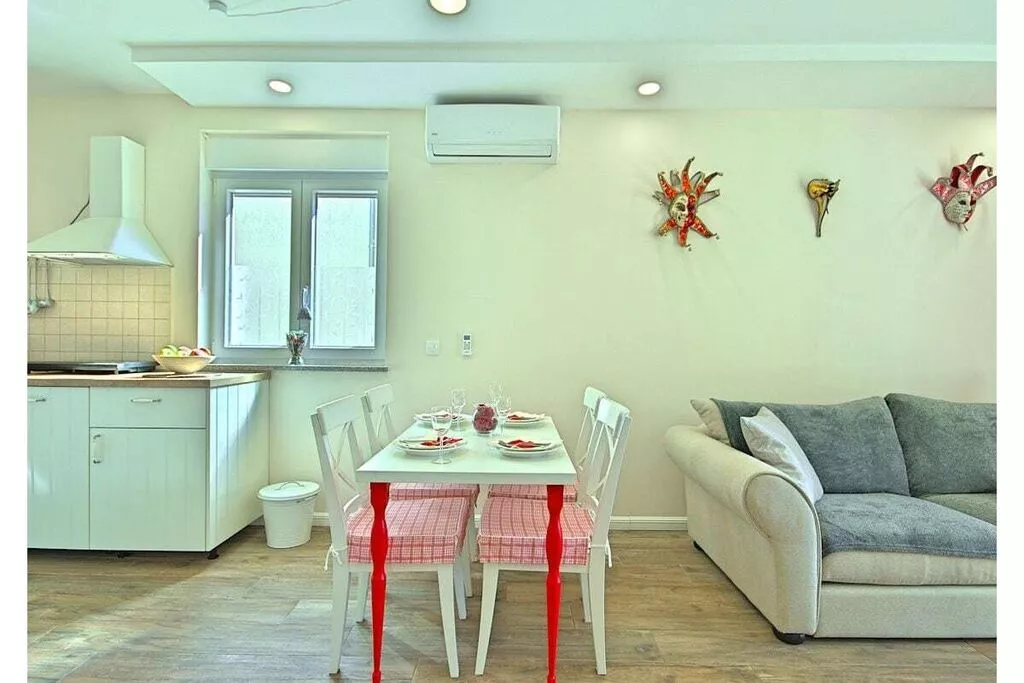 203144-Dining room