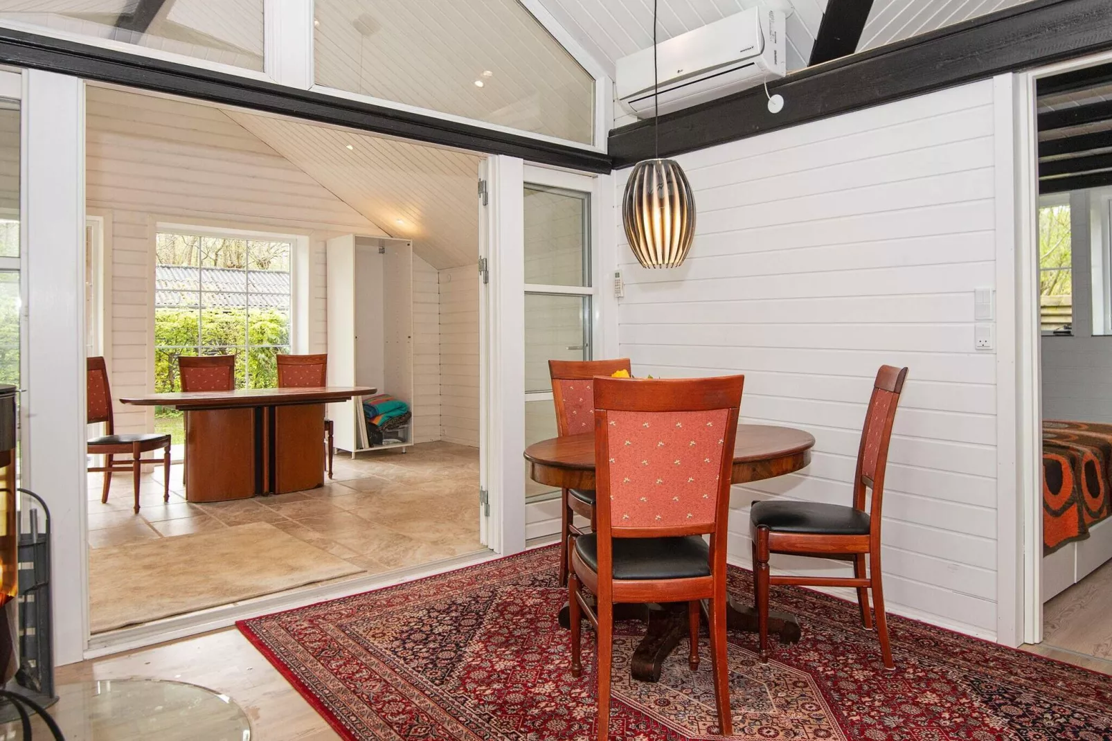 Enchanting Cottage with Whirlpool-By Traum-Indoor