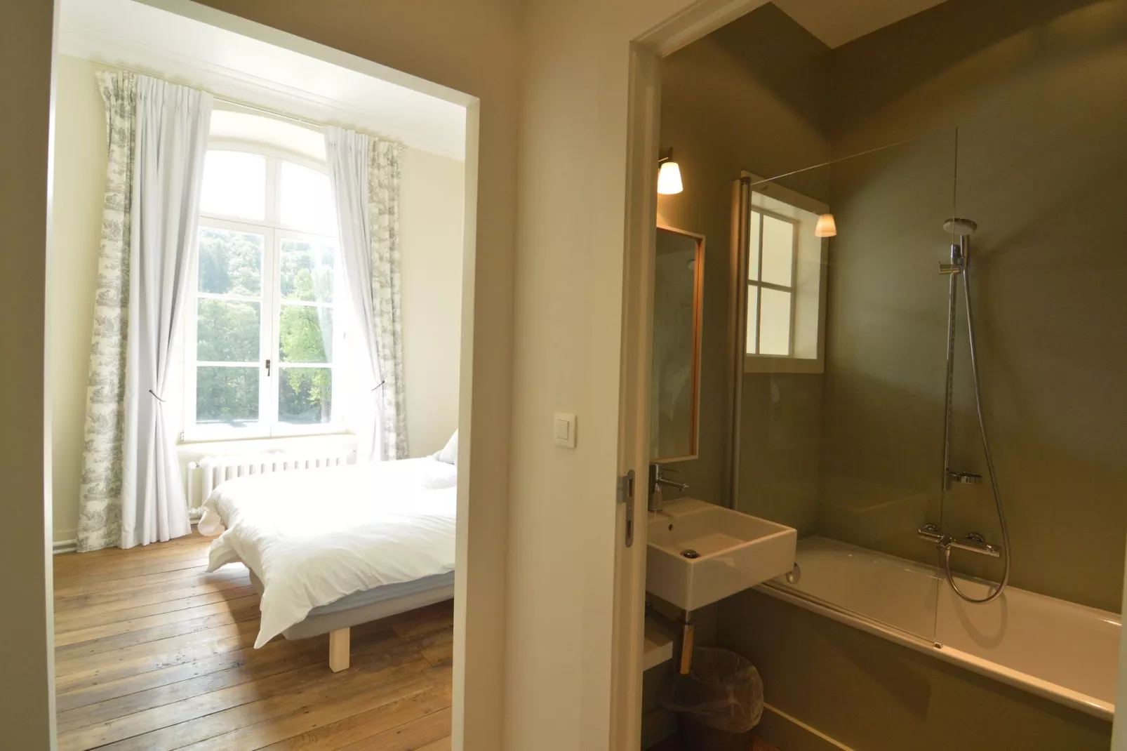 Chateau des Deux Etangs 36 pers-Bathroom