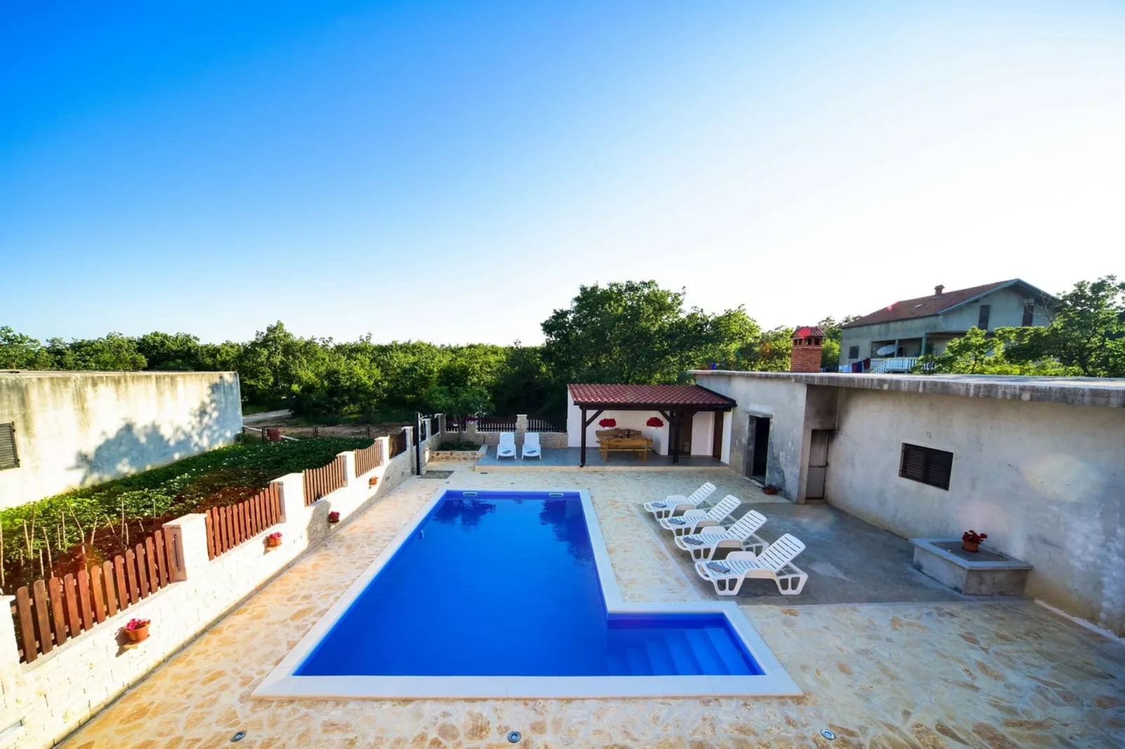 poolofhouse