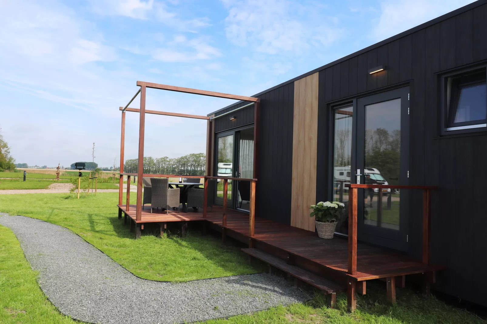 Huisje 'In de Tuin' A en B-Exterior summer