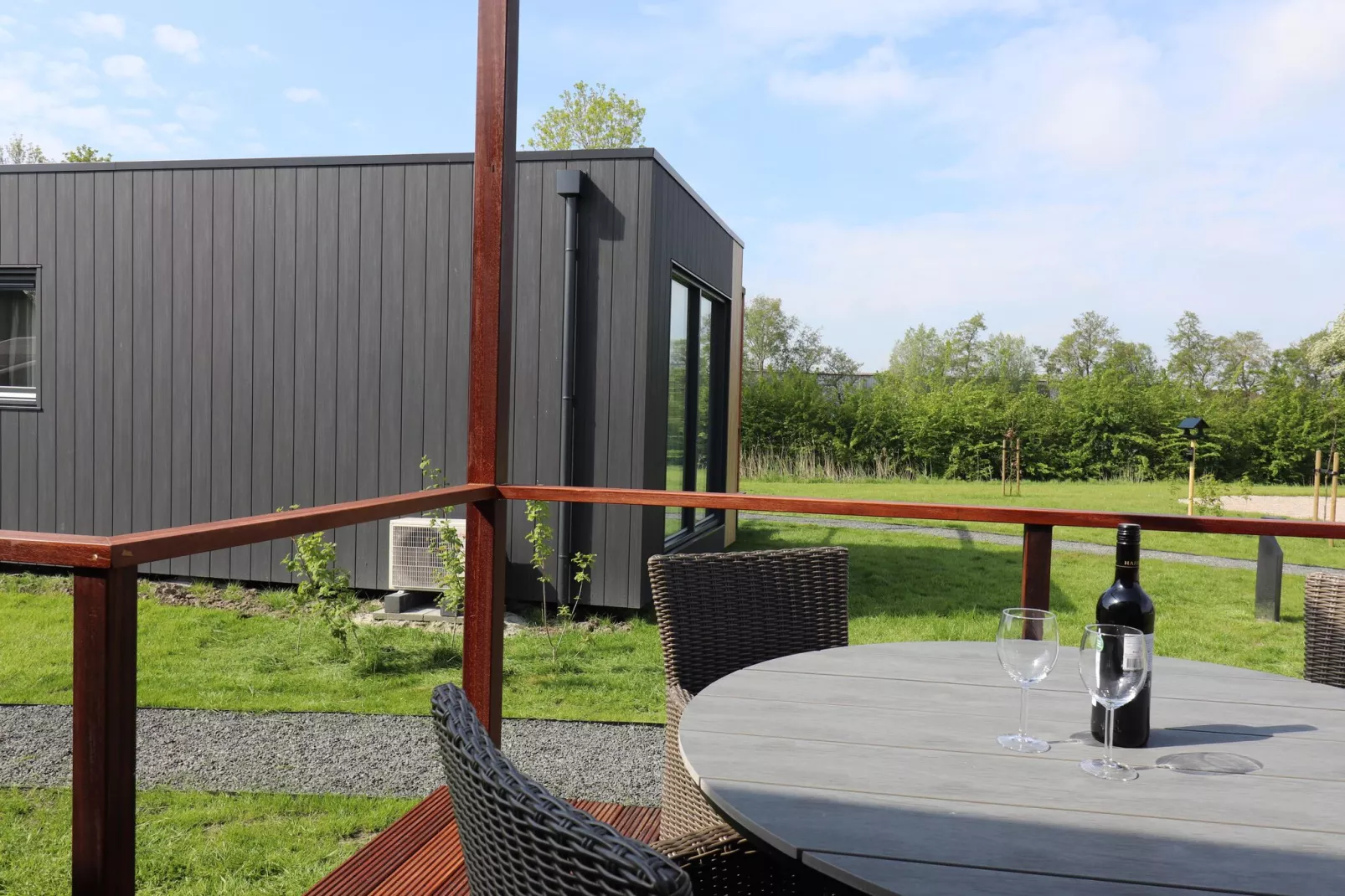 Huisje 'In de Tuin' A en B-Terrace balcony