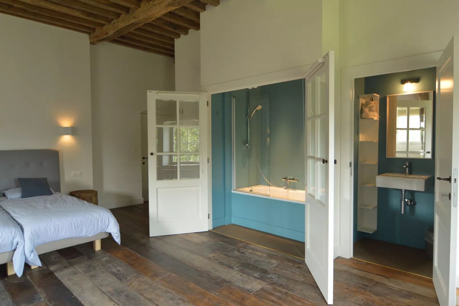 Chateau des Deux Etangs 36 pers-Bathroom