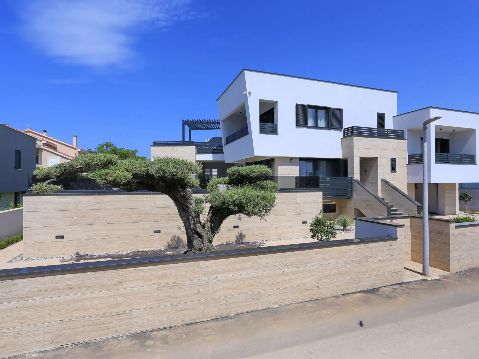 Villa Petra-Outside