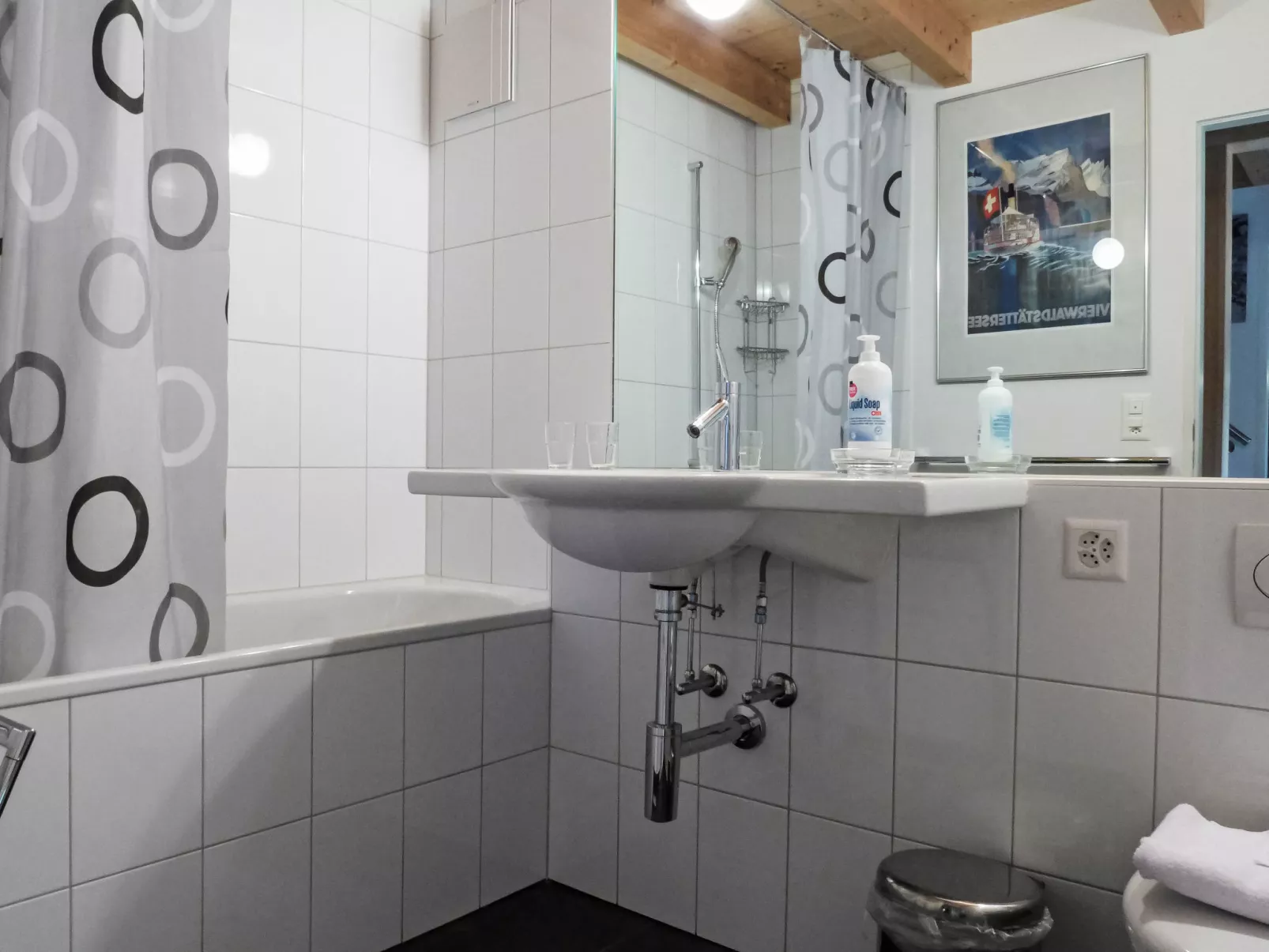 Roossi Apt. 1-Drinnen