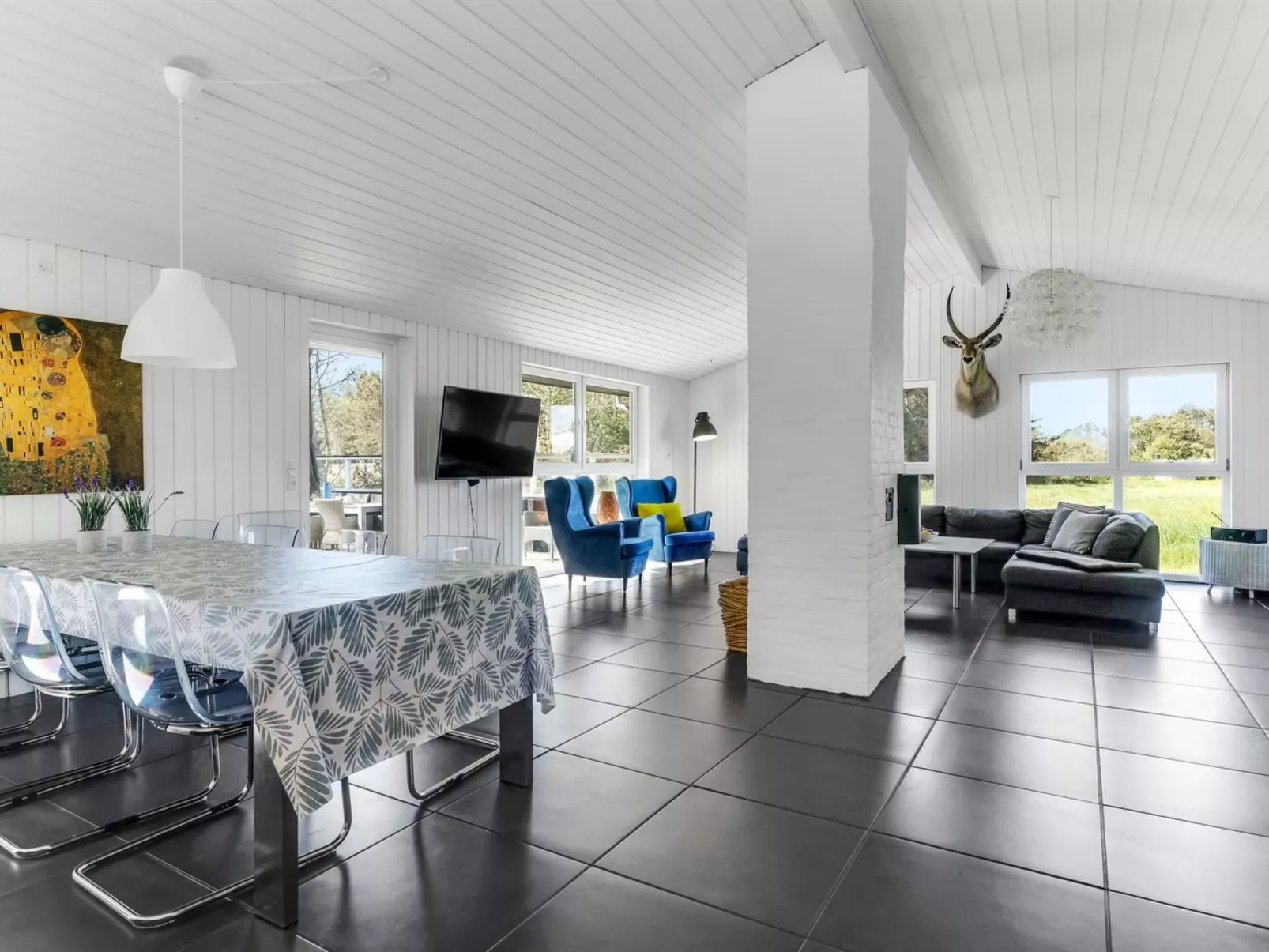 "Hermine" - 600m from the sea-Inside