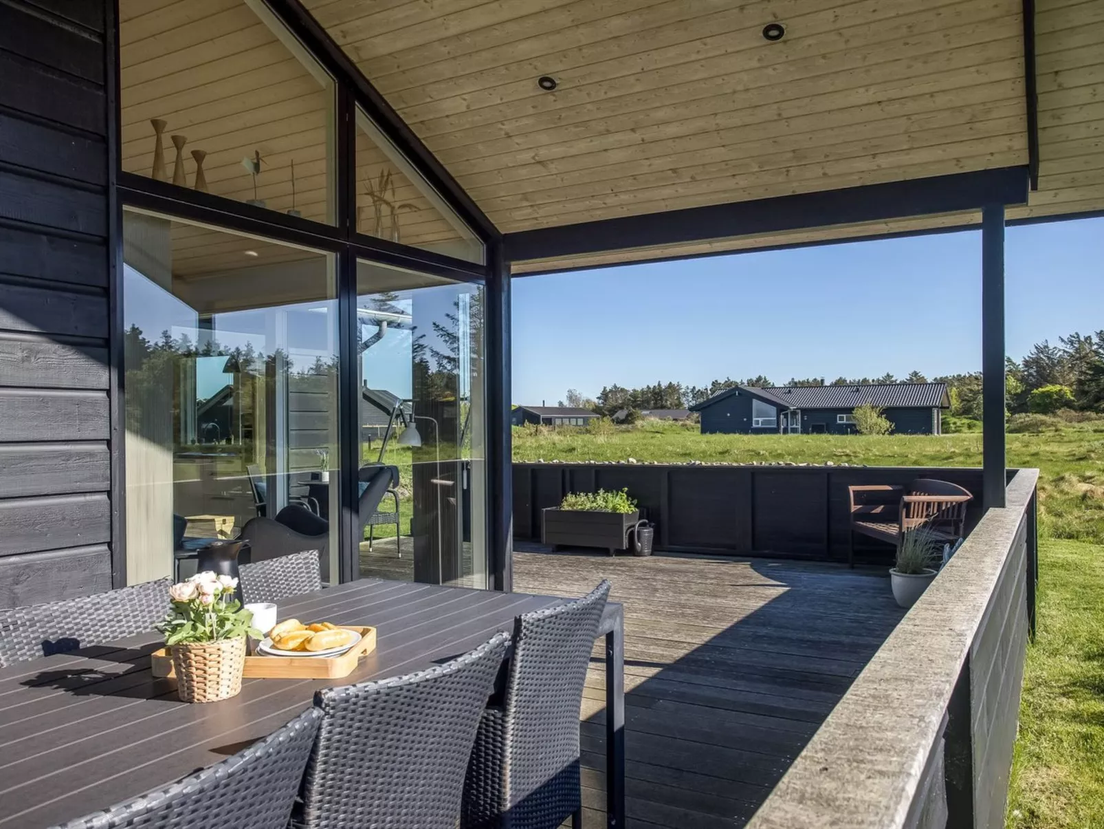 "Yaim" - 800m from the sea-Outside