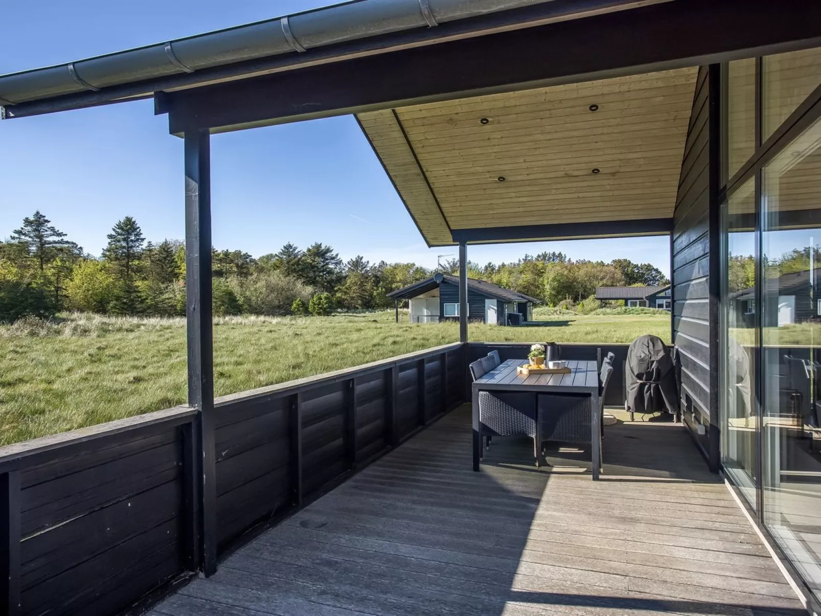 "Yaim" - 800m from the sea-Outside