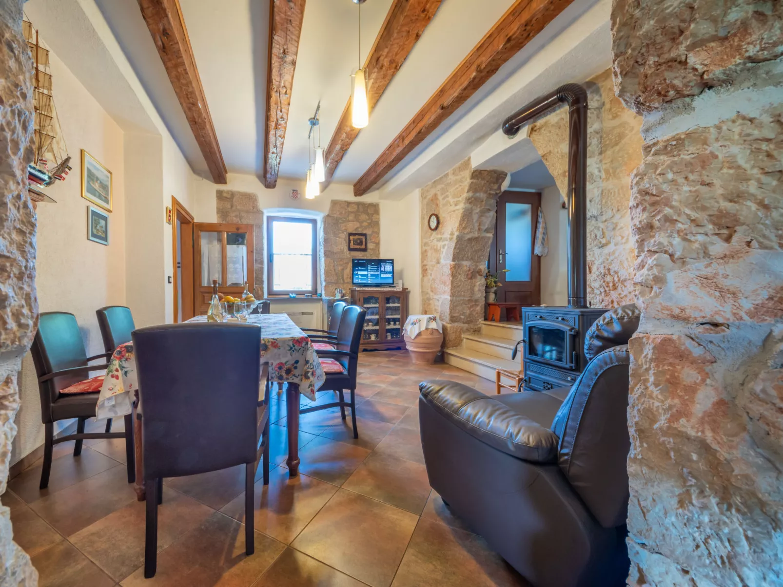 Little Tuscany for Two-Drinnen