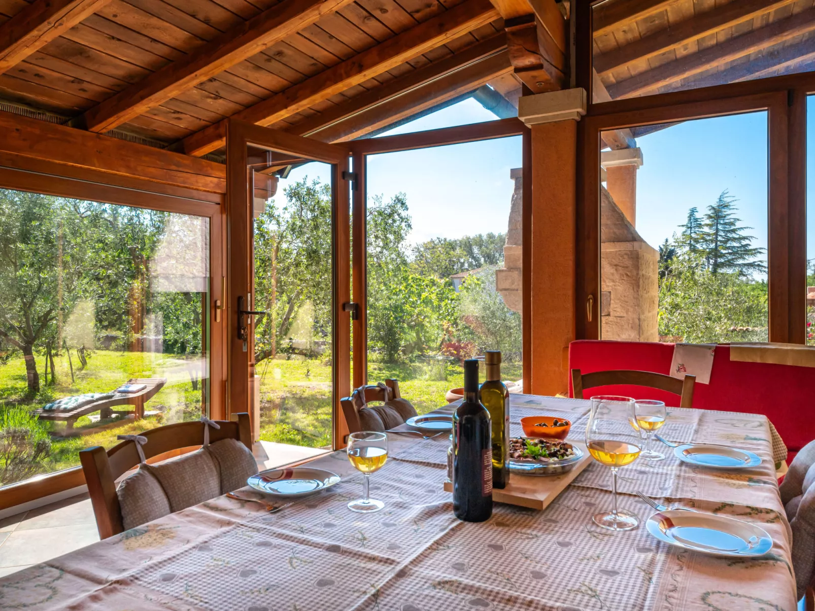 Little Tuscany for Two-Drinnen