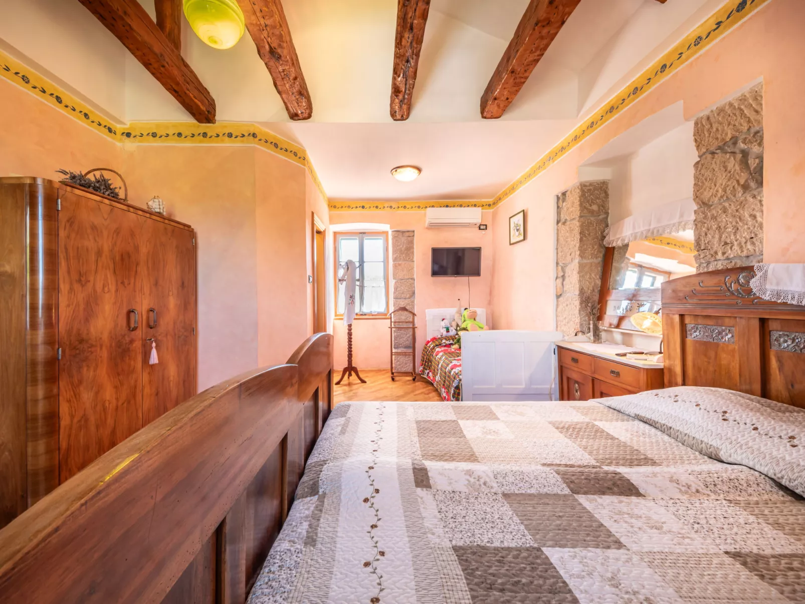Little Tuscany for Two-Drinnen