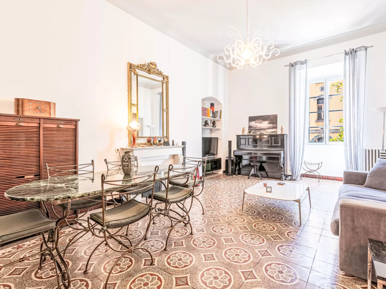 Casa Grandval-Inside