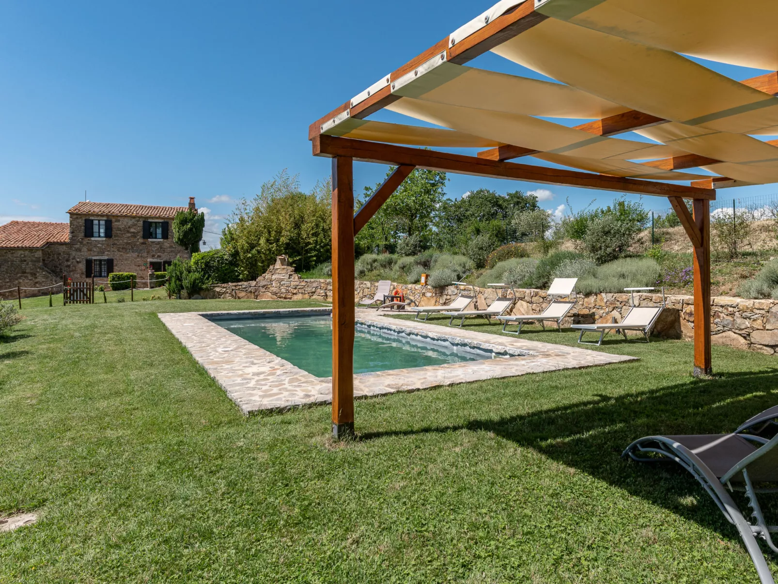 Montecavallo-Outside