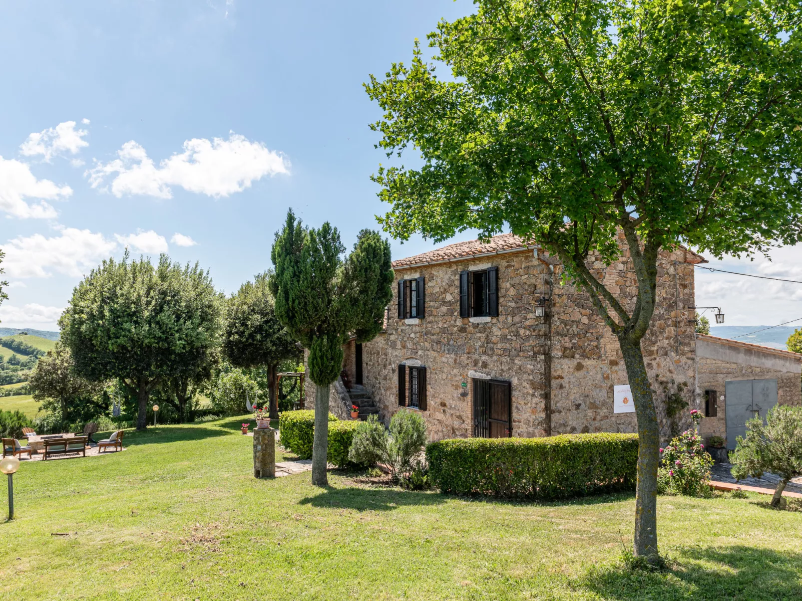 Montecavallo-Outside