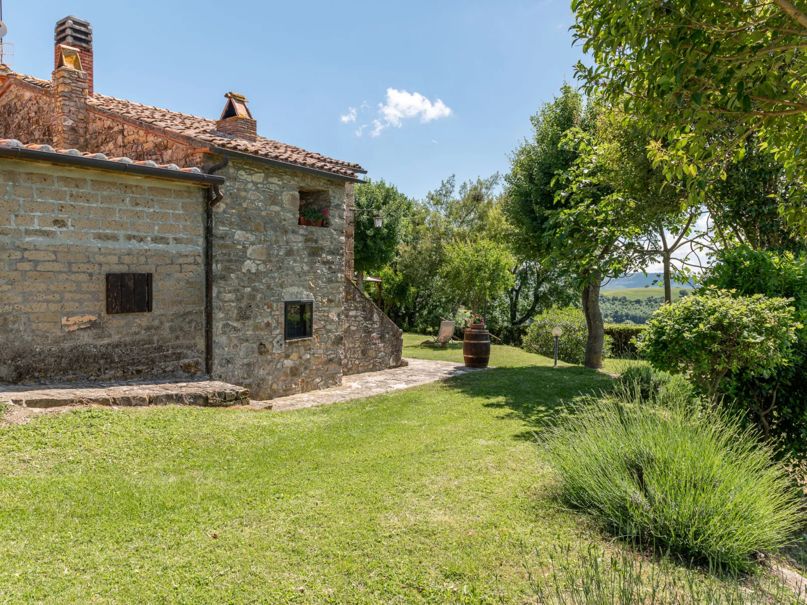 Montecavallo-Outside