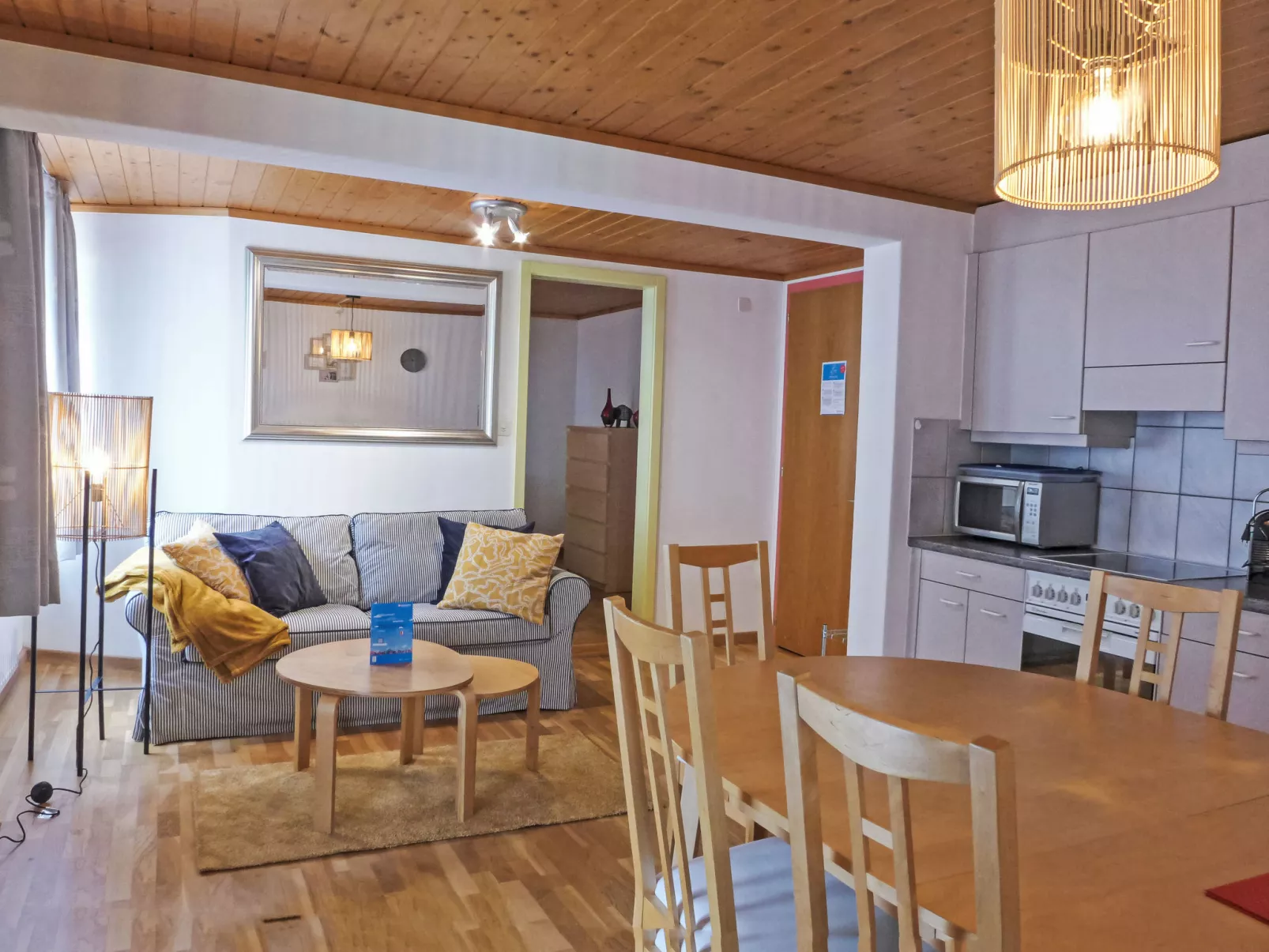 Bristol Apt.18-Inside
