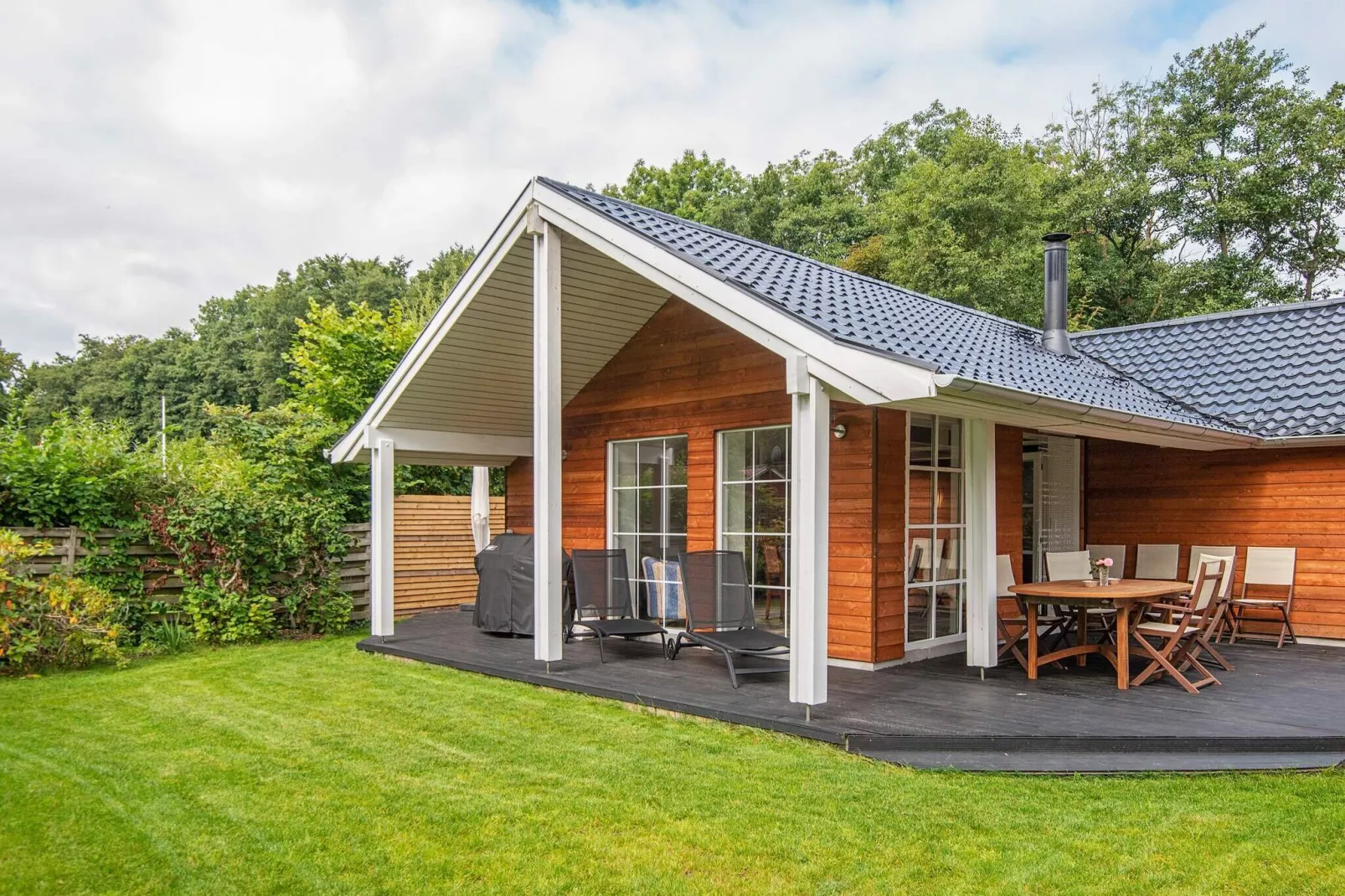 Enchanting Cottage with Whirlpool-By Traum-View