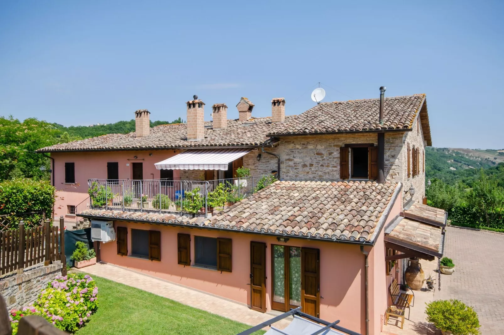 Villa Angolo Fiorito-Exterior summer