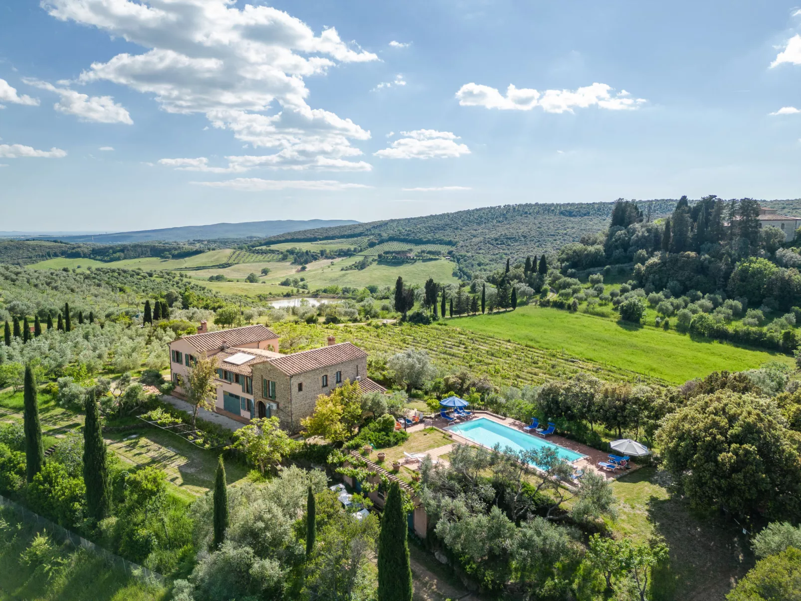 Villa Marsiliana-Outside
