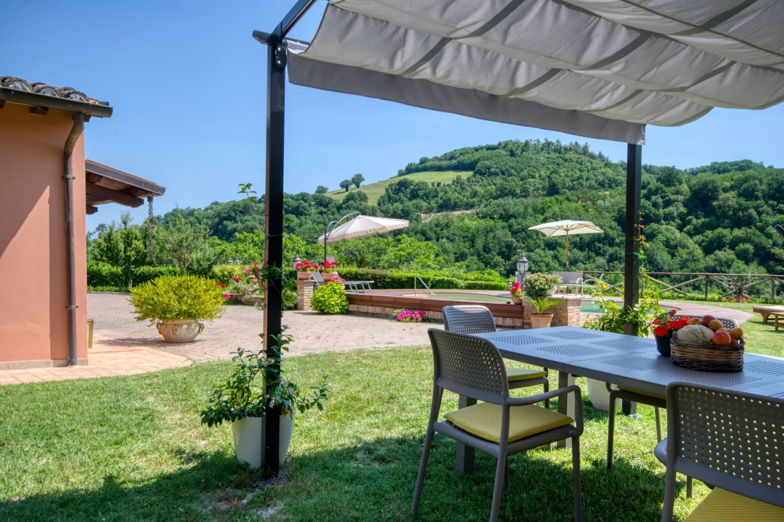 Villa Angolo Fiorito-Gardens summer