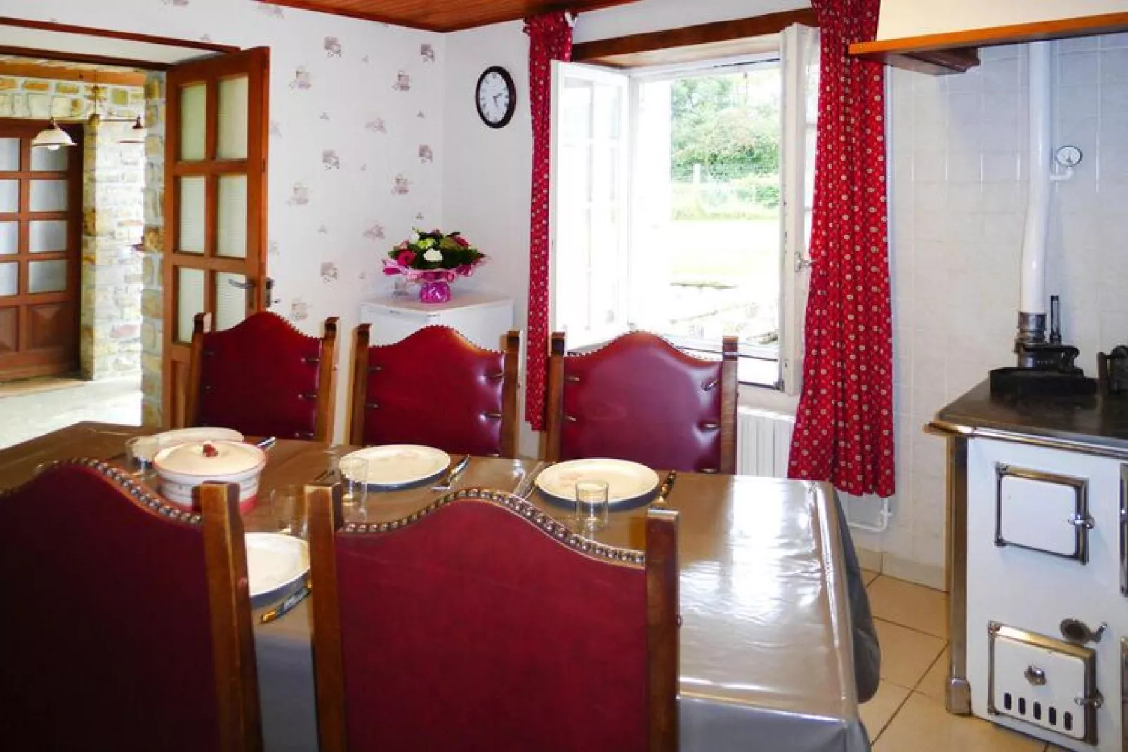 Holiday home St Maurice-en-Cotentin-Dining room