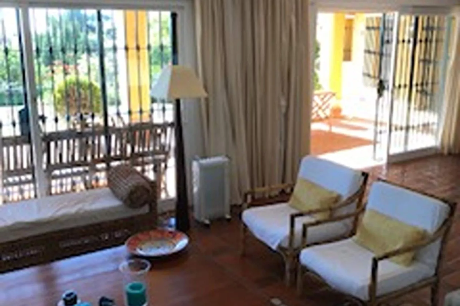 Casa Amarilla-Living room