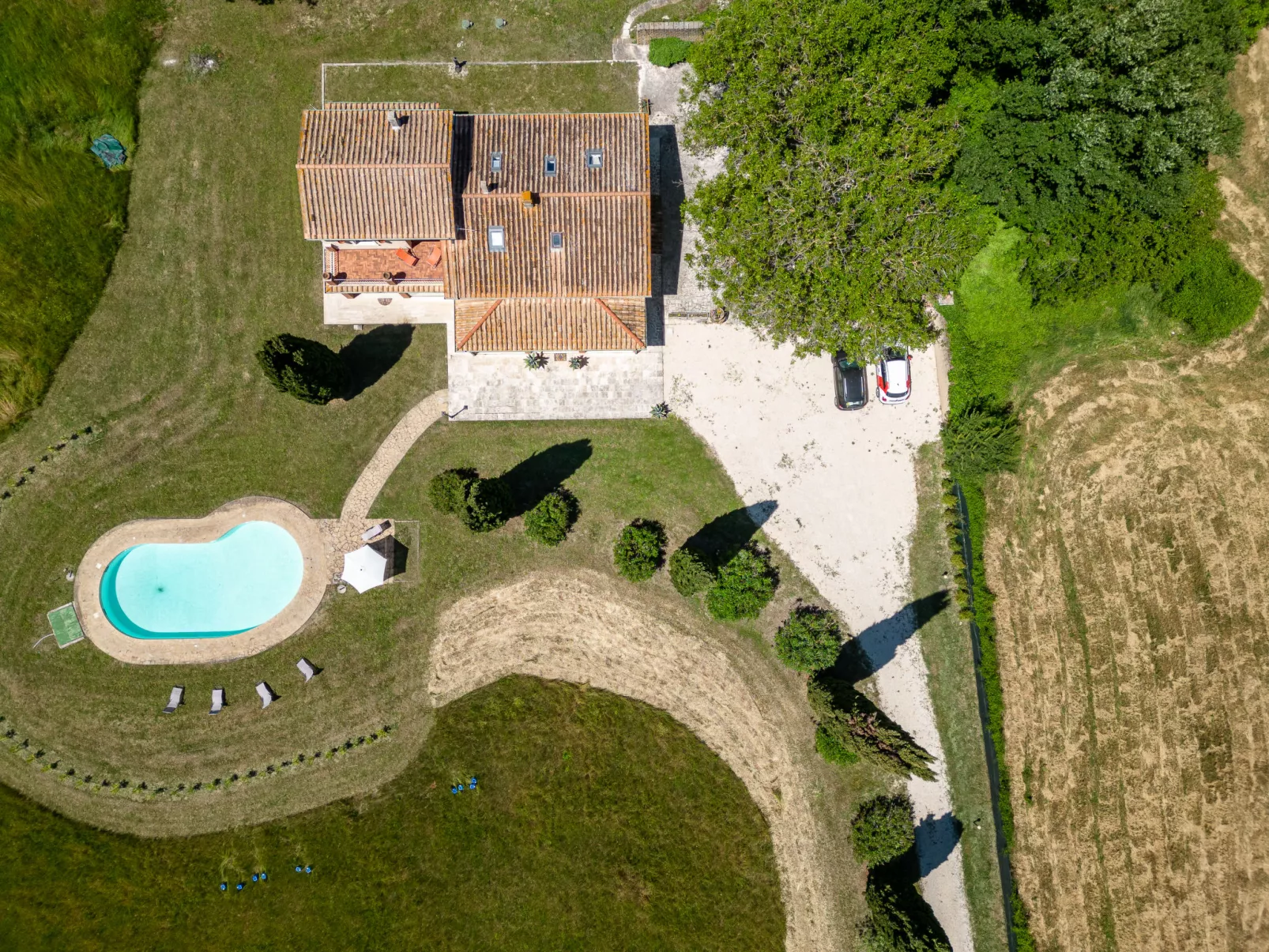 Le Cascate-Outside