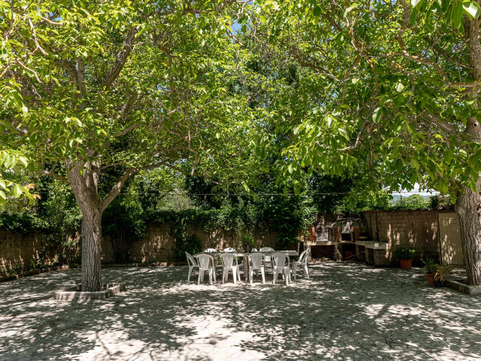 Le Cascate-Outside
