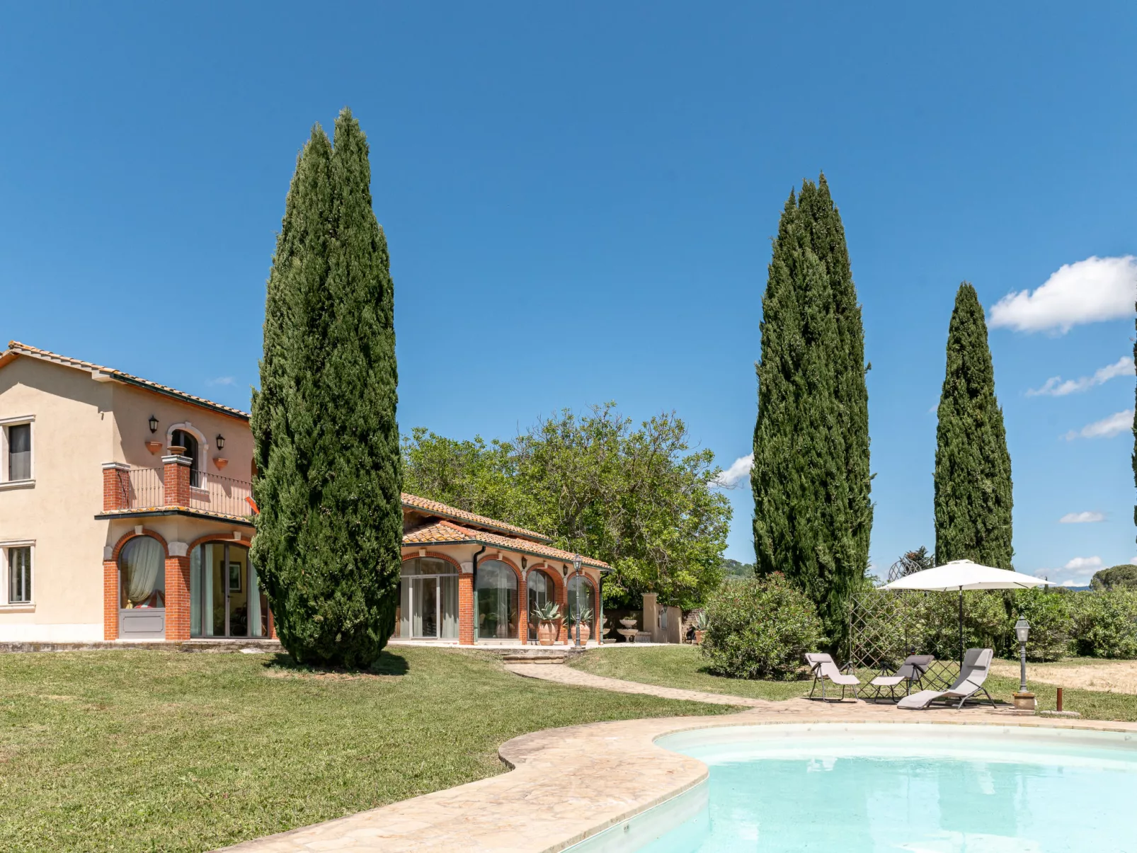 Le Cascate-Outside