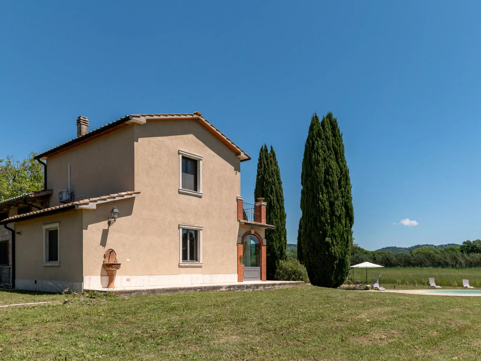 Le Cascate-Outside