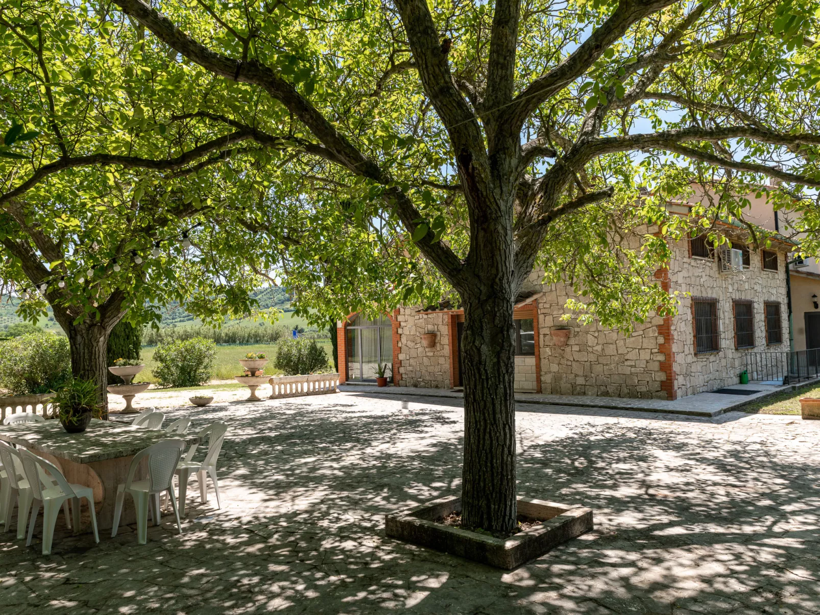 Le Cascate-Outside