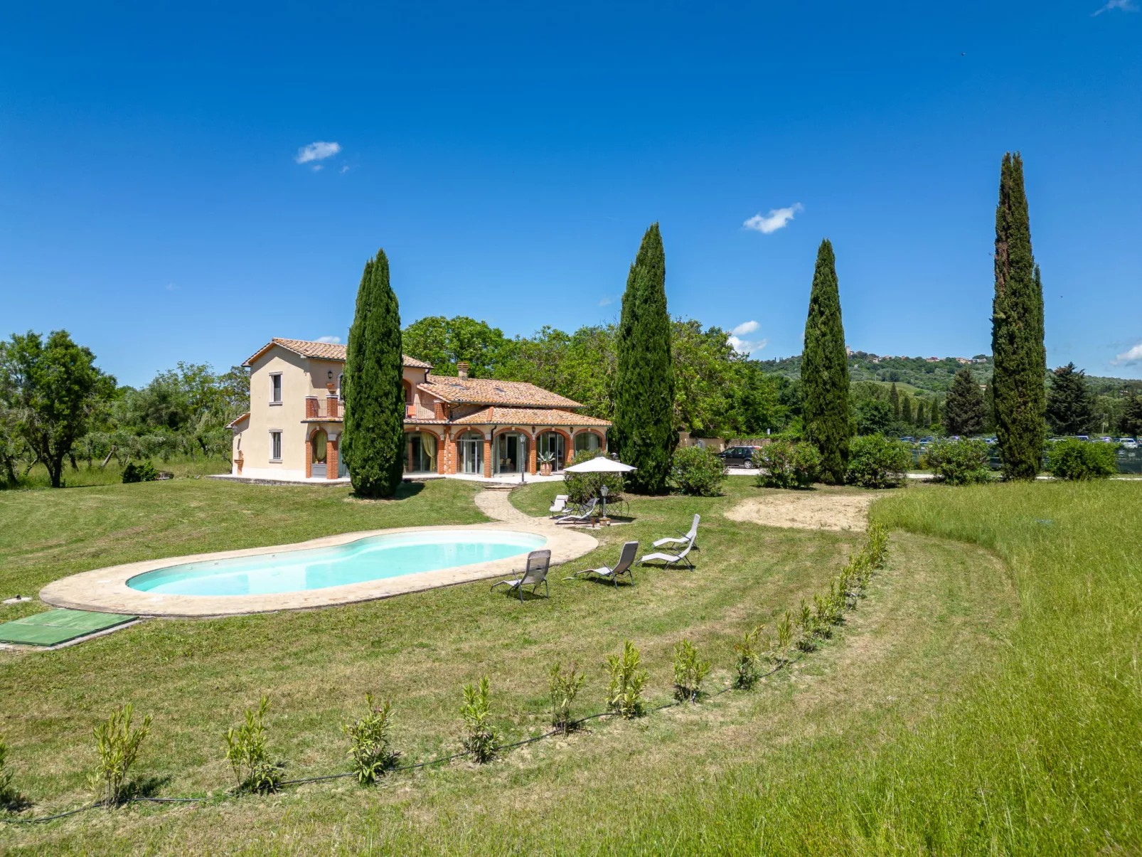 Le Cascate-Outside