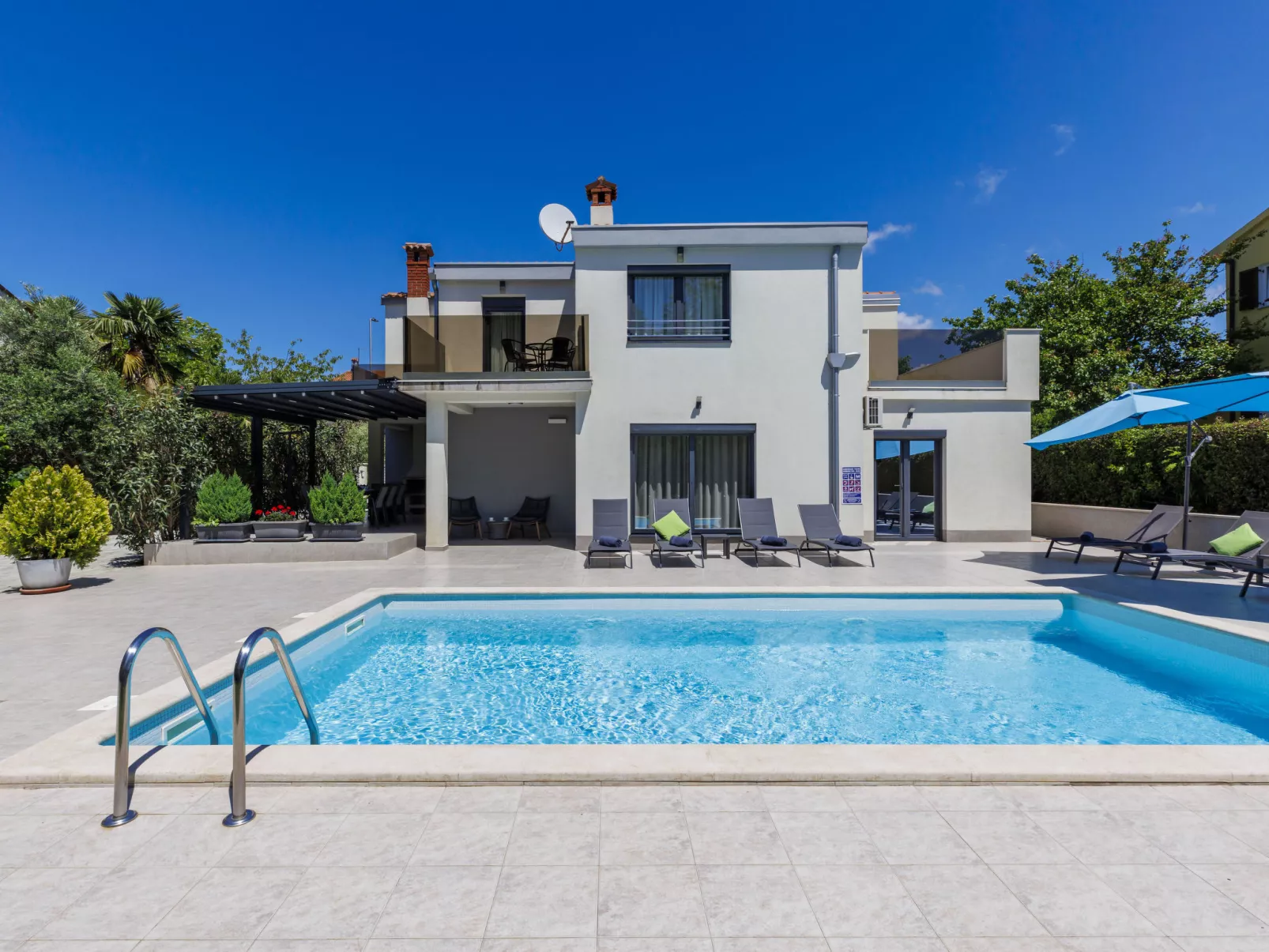 Villa Romina-Draußen