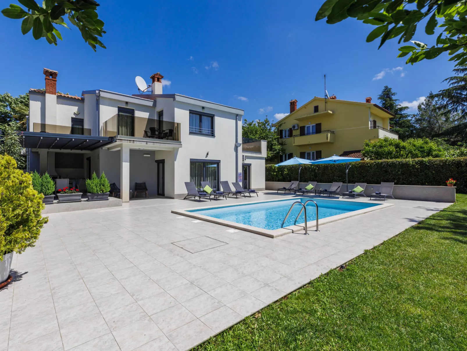 Villa Romina-Draußen