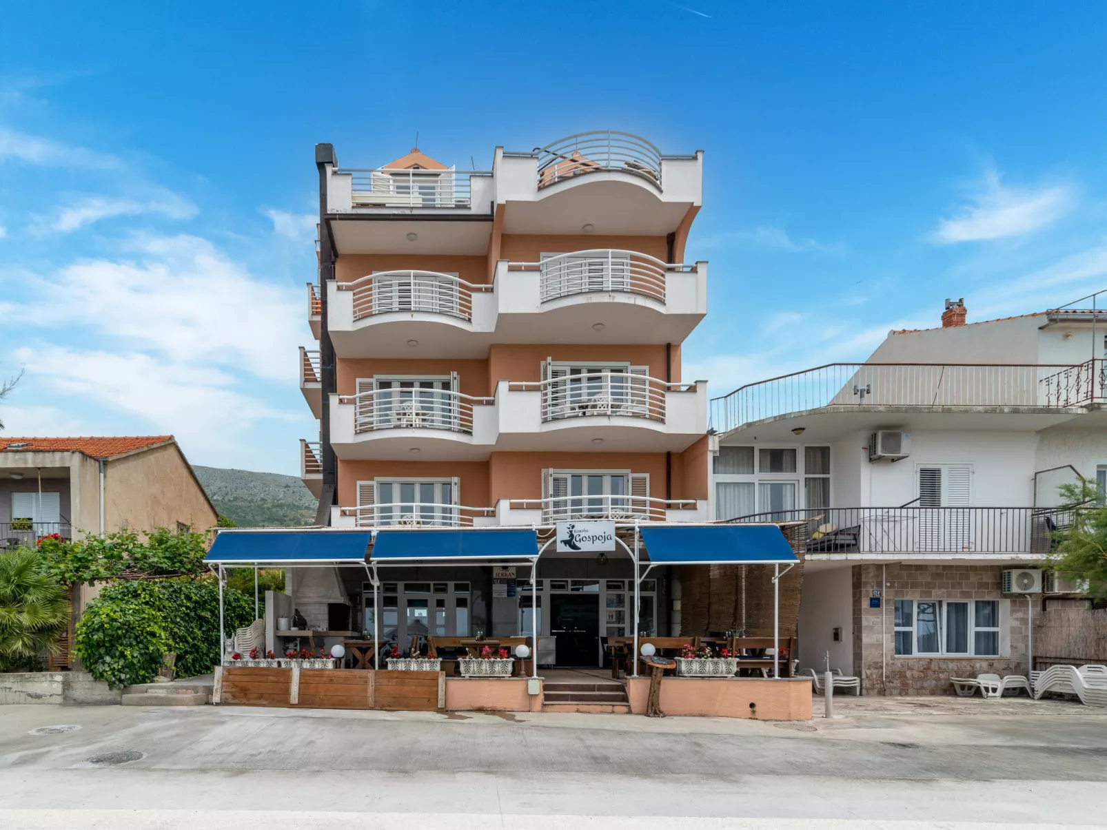 Apartman 15-Outside