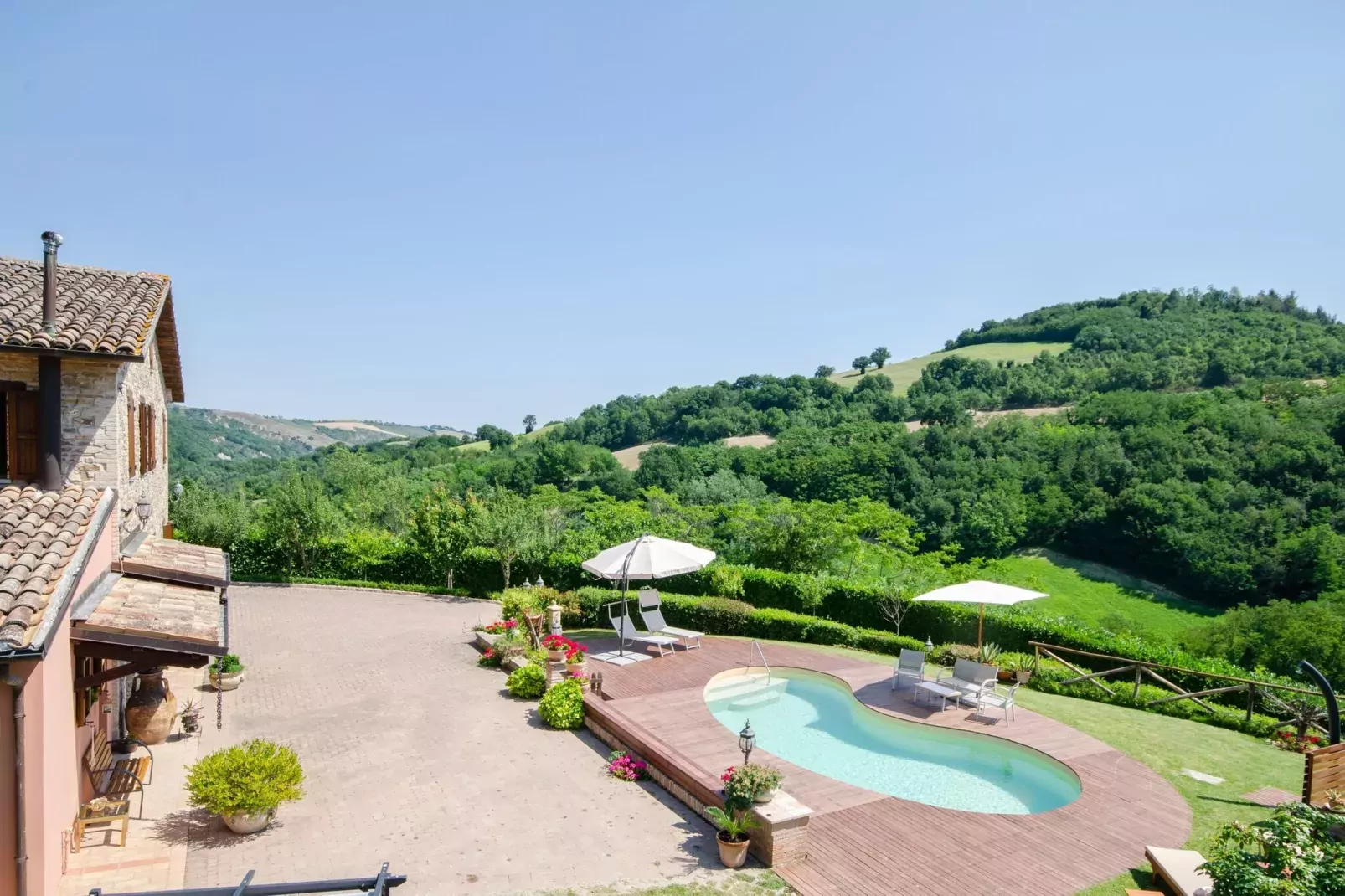 Villa Angolo Fiorito-View summer