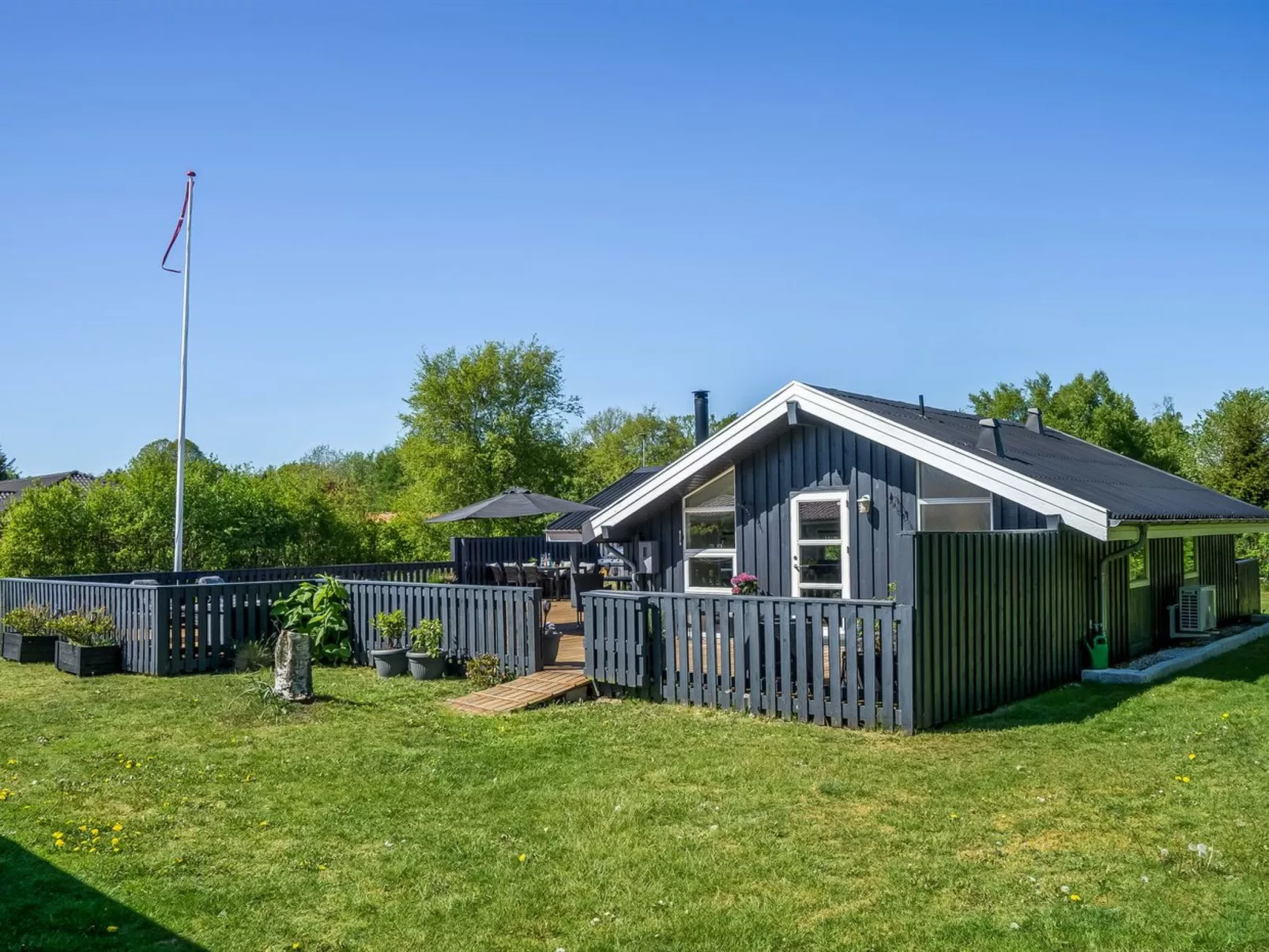 "Bryti" - 500m from the sea