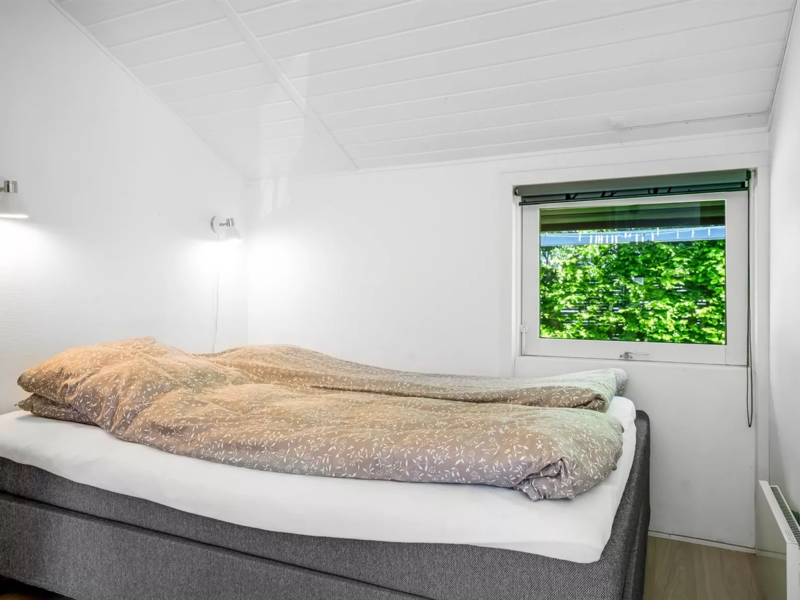 "Bryti" - 500m from the sea-Drinnen