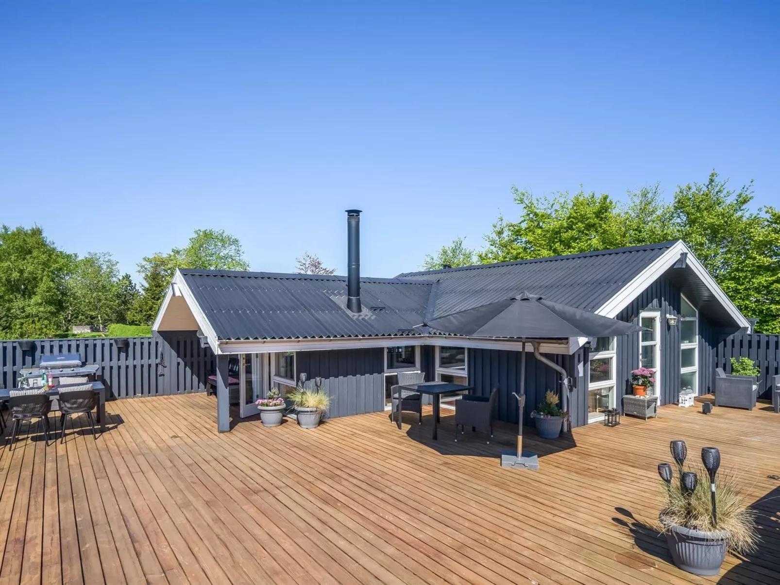 "Bryti" - 500m from the sea-Draußen